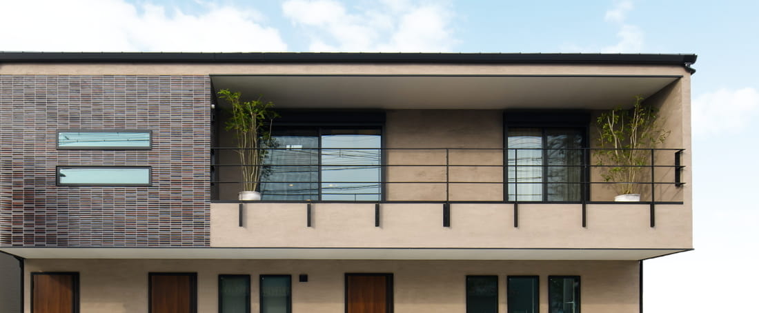 ブレストロング工法は、通気工法と同等の性能が認められたモルタル下地の画期的な特認工法です